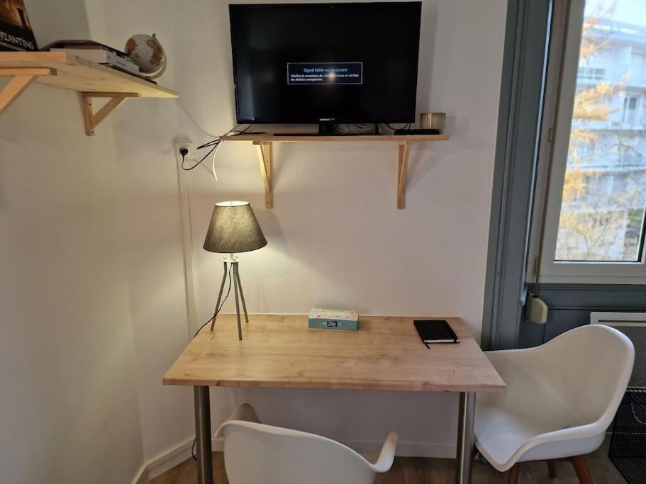 "Le Bisontin", Studio Cosy Au Calme, Proche De La Gare Besançon Kültér fotó